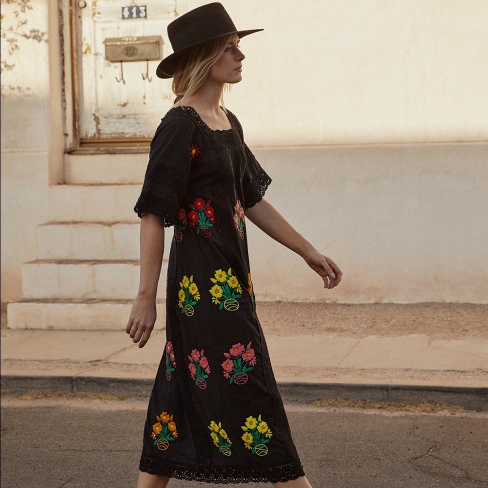 ISO!!! Christy Dawn Simone Dress in Nior Embroidery or Cream, XL